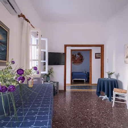 House In Castle Dom wakacyjny Páros