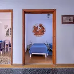 House In Castle * Парос