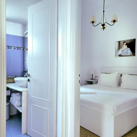 House In Castle Páros