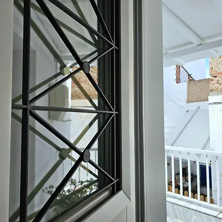 House In Castle 펜션 Páros