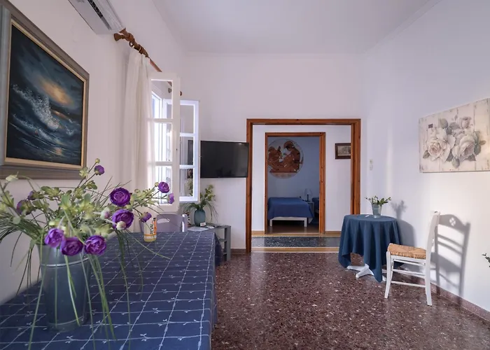 House In Castle Сasa de vacaciones Páros