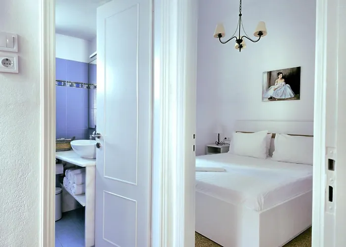 House In Castle Páros